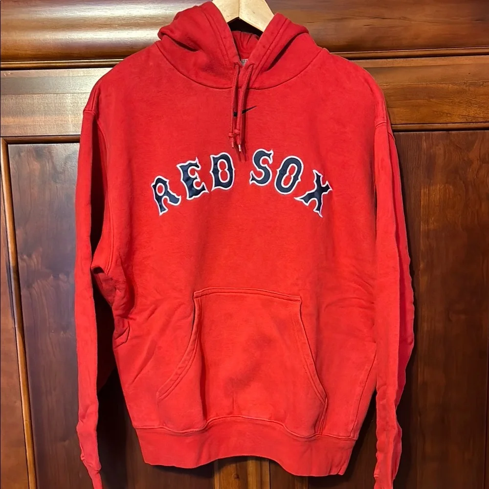 Red Sox hoodie - Picture 1 of 3